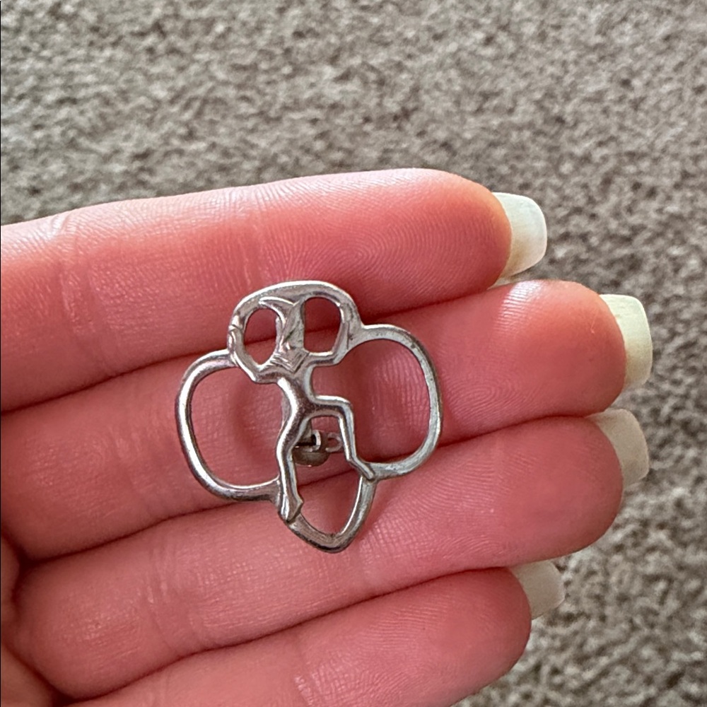 Vintage Girl Scouts Brownie Pin Brooch Jewelry